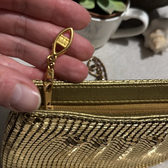 Vintage Metal Mesh Bag-Crossbody Chain Link Strap-8.5x6-Gold Toned - Picture 8 of 16